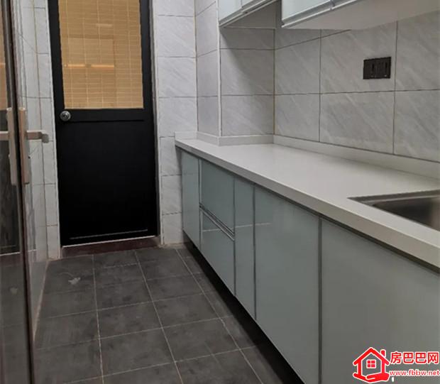 东莞凤岗碧湖小产权房[金碧花园]碧湖森林公园里的家；深圳10号线宏盈站旁