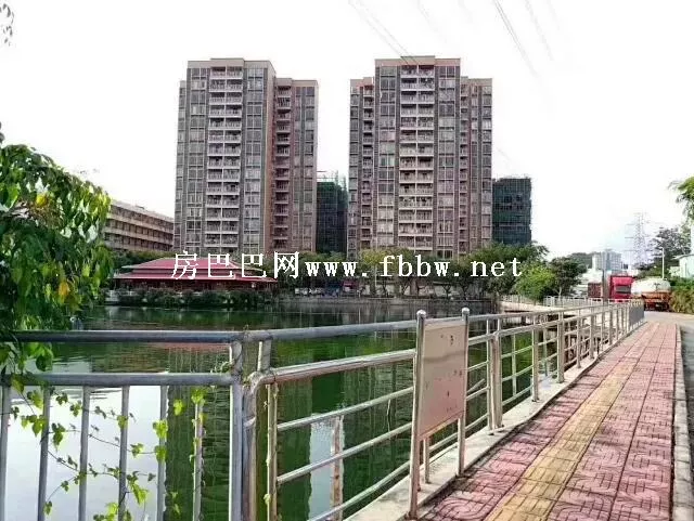 长安展达家园，绿本房统建楼。6栋发绿本的小区看湖看公园，分期15年