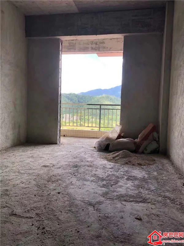 东莞凤岗油甘埔小产权房《观景花园三期》方正户型是居家首选