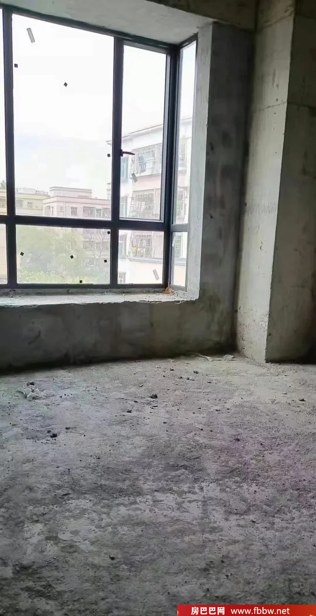 东莞凤岗村委统建楼凤城花园,首付3成，分期8年。村委盖章，买的放心